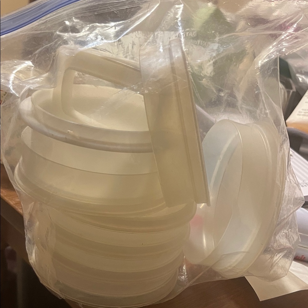 White Plastic hamburger press